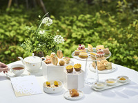[Window seat guaranteed, complimentary champagne toast] B de Chaumet Afternoon Tea