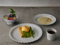 ~Available from May 27th~ Crepe Morning Set (Crepe Oeuf Benedict) with Acai Bowl [¥3,000 (excluding tax)]