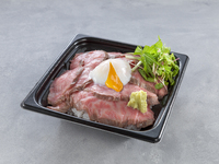国産牛のローストビーフ丼（5/15～7/16）