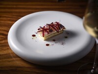 直前スペシャルオファー【6/2 開港祭花火鑑賞プラン】プレミアムグラスシャンパンとSmoke&Fire 全7品 メインは“国産牛フィレ肉の薪焼き” ＜席数限定･花火が見えるソファシート＞ 