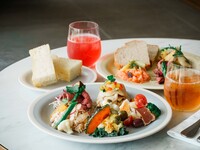PALETTE Terrace Exclusive! Deli Plate with 1 Bottle of Bottega Veneta Wine