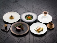 Dinner Course [Ember]: A 7-course meal featuring Kagoshima Prefecture-produced Kuroge Wagyu beef rump and plenty of seasonal vegetables.