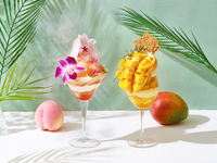 Weekends: Choose your parfait with a drink.