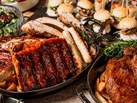 11:30-12:00予約★夏休みランチブッフェ★ 炭焼きBBQ☆ミートフェア＆四川中華ブッフェ 