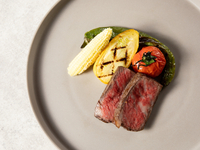 【平日：Signature Lunch】愛知牛ランプのメイン等シェフ厳選ランチコース全6品＋乾杯酒＆ティーフリー