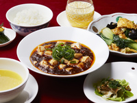 平日限定 [オンライン料金] 料理長のお勧めランチセット+ワンソフトドリンク 4,500円