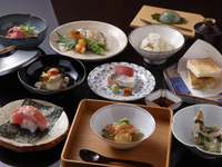 [Jantar de 2º Aniversário] Desfrute do verão de Kyoto com um jantar kaiseki de 10 pratos ao estilo de Kyoto, com enguia e peixe-doce, harmonizado com 9 tipos de saquê japonês premium [Jantar Comemorativo]