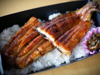 鰻重弁当(鰻200g)3,240円