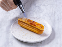 Crème Brulee - Single Éclair