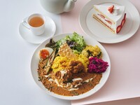 【デザート＆ドリンク付きのスペシャルランチ】バターチキンのスパイスカレー ミールス仕立て