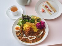 【デザート＆ドリンク付きのスペシャルブランチ】トマトとダールのスパイスカレー ミールス仕立て