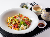 Holiday Lunch A (Weekends and holidays only) - ★Chirashi Bento★
