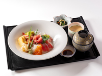 Holiday Lunch B (Weekends and public holidays only) - ★Limited quantity seafood rice bowl set★