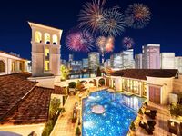 【8月24日限定！窓側席確約】横浜・みなとみらい花火観覧イベントプラン！花火を楽しみながら国産牛など季節食材が愉しめるWメインディナー＜乾杯酒付き＞