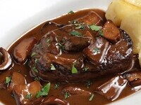 【おすすめランチコース】　牛フィレ肉グリル　赤ワインソース　乾杯にフランチャコルタ付￥10300円→￥8000(税込)
