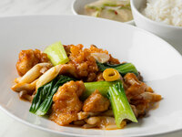 【鶏肉と野菜の辛子山椒炒め】サラダ・デザート・スープ・コーヒービュッフェ付き