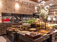 Brunch Buffet  3,850 yen → 3,520 yen