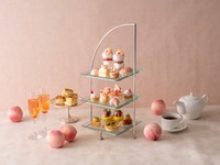 【平日・席数限定・タイムセール】＜桃入りスパークリングワイン付き＞ アフタヌーンティー＆25種のカフェフリー | 7,380円