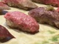 2時間フリーフロー付き【牛肉寿司満喫コース】黒毛和牛内もものタタキや肩ロースのすき焼き、牛肉寿司を満喫できるコース　10,000円(税サ込)