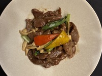牛肉の黒胡椒炒め