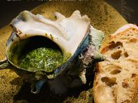 “Snow, Moon, Wind, Flowers” Cocktail Pairing – Exclusive for July & August: Extra-large pot-cooked abalone in a Breton style, delivered fresh by Izu ama divers.