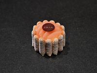 桃のシャルロット (直径約6cm)