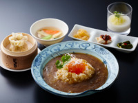 濃厚フカヒレ上海煮込み御膳　卵黄添え　￥5,000