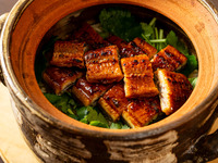 【Kuromatsu ~Yunagi~】 A total of 9 dishes including eel with plum paste, whitebait with plum and shiso, premium Wagyu beef, and freshly cooked unagi rice.