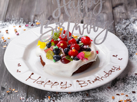 【お誕生日会に是非★】バースデーホールケーキ