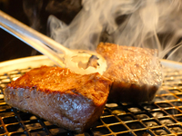 [Reservation Only] Yazawa Kobe Beef Premium Course – 8 Dishes – A Luxurious Lineup Featuring a Tasting Comparison of Two Kobe Beef Steaks, an Assortment of Carefully Selected Kobe Beef Yakiniku, and Kobe Beef Medium-Fatty Cut Sushi