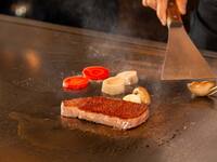 [Reservation Only] "Lunch-Only Kobe Beef Course" — Featuring Seared Beef Sushi, Salad, and a Main of Kobe Beef Premium Lean Cut Steak — 6 Dishes