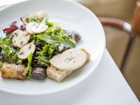 weekdays only starter + main course + dessert + coffee 6500yen→6200yen
