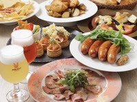 [Summer Beer Hall Plan] Double main course of barley-fed beef roast beef and juicy sausage! Summer-only, summer-filled plan ◆ Complimentary "Special Original Mojito" with your first drink!