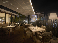 【Summer Special Price★Private Terrace Exclusive】Upgraded Dinner Party with Free-Flow Drinks, Including Sparkling Wine and Draft Beer