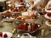 ⑨ Afternoon tea plan featuring luxurious fruits, decorations, and a precious anniversary cake to celebrate birthdays and anniversaries