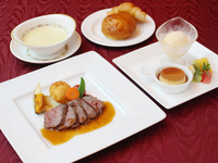 【お子様】西洋料理　お子様ステーキプレート　3,200円