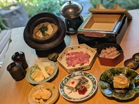 [September 16 onwards] 2nd Anniversary Special: “Autumn Delicacy – Matsutake Rice in a Clay Pot” and “Small Hot Pot of Kuroge Wagyu Beef and Hinoshi Mochi Pork”. An anniversary course featuring freshly made tofu, priced at 6,000 yen (excluding tax).