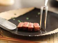 【晚餐套餐】神戶牛特級赤身肉<110公克> 共6道 9,350日圓（贈送1杯飲品※生啤酒亦可）