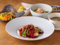 Weekday-exclusive lunch