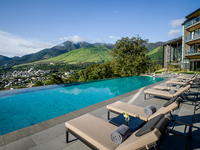 Weekday only “Semi Buffet Plan with Pool & Hot Springs” with choice of main dish