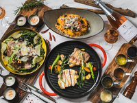 【Dinner】August 17, 2026 – 2-hour free-flow! A total of 4 dishes including the signature Grilled Caesar Salad, main course, and pasta.