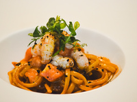 Lunch buffet with choice of main dish (pasta) [Saturdays, Sundays, and holidays in October & November]