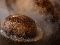 秋のおもてなしコース｜ハンバーグ 150g