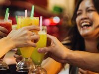 フリードリンク付：秋のテーブルシェア（お取り分け料理＋選べるメイン）