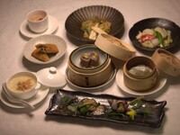 【紅葉もみじ】　錦秋のお料理を少量ず多彩な品数でお楽しみいただけるランチコースです　 ※1名様より承ります。