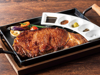 August onwards: Weekday dinner buffet with all-you-can-eat domestic beef / All-you-can-eat local produce dishes and freshly fried tempura.