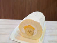 実DAY 限定　ホワイトロールケーキ　約15センチ