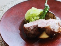 【Lunch Course A】 季節の前菜とスープ、選べるメインディッシュ 全4皿