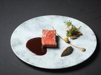 Dinner Course [Framed] — 7-course menu showcasing Kagoshima Kuroge Wagyu sirloin and generous seasonal vegetables.