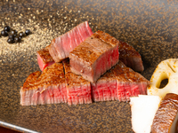 【Genesis】Limited-time trial course featuring 7 dishes of Teppanyaki Yamato. Includes a toast drink.